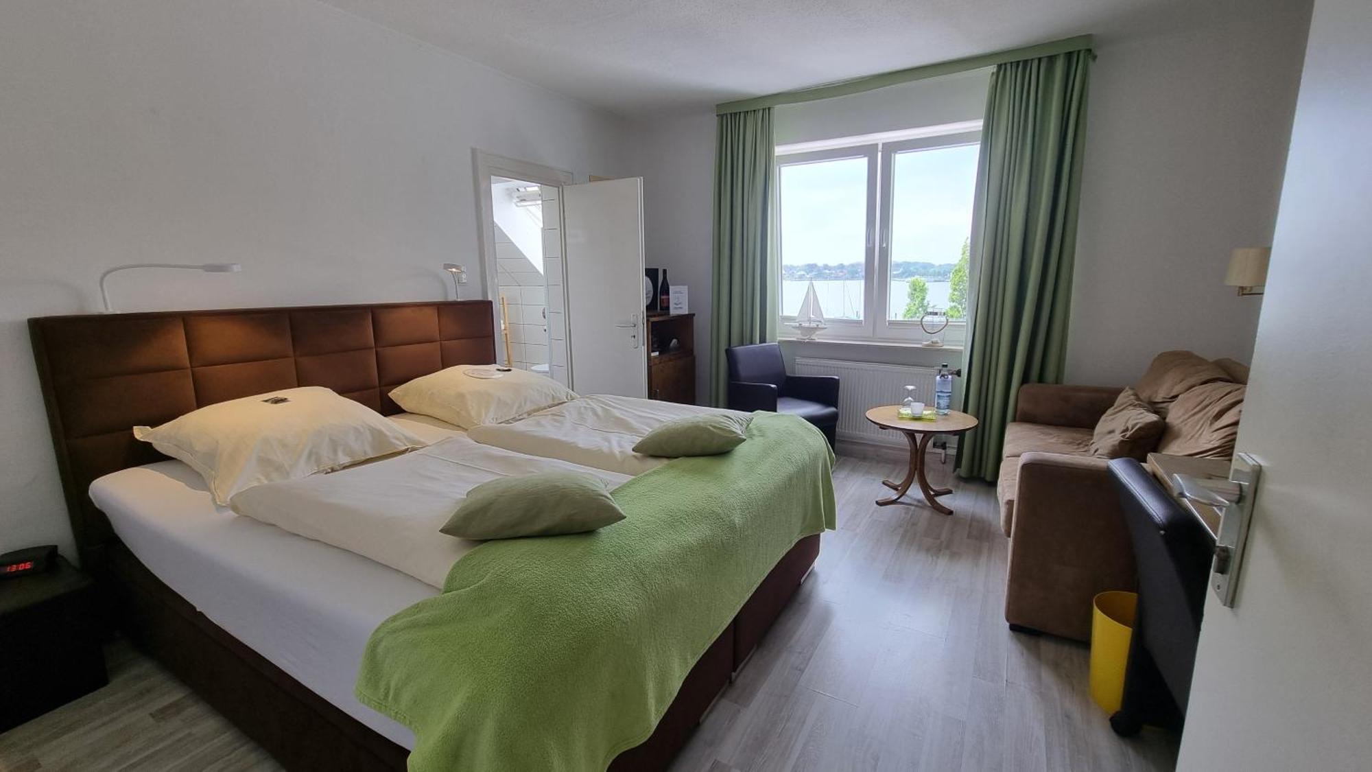 Akzent Hotel Strandhalle Шлезвиг Экстерьер фото